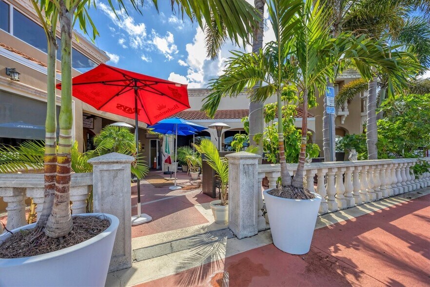 More Photos Of 2300 N Tamiami Trl, Nokomis Storefront Retail Office For Sale