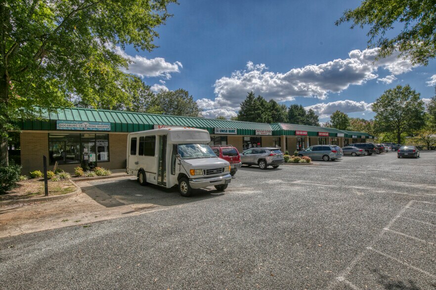 More Photos Of 5242 Olde Towne Rd, Williamsburg General Retail For Lease