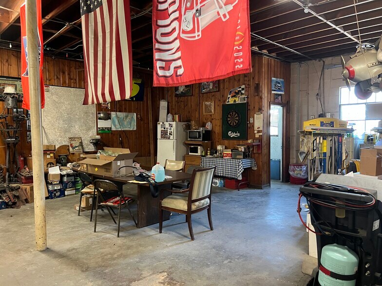 More Photos Of 1618 Dekalb Ave, Atlanta Auto Repair For Sale