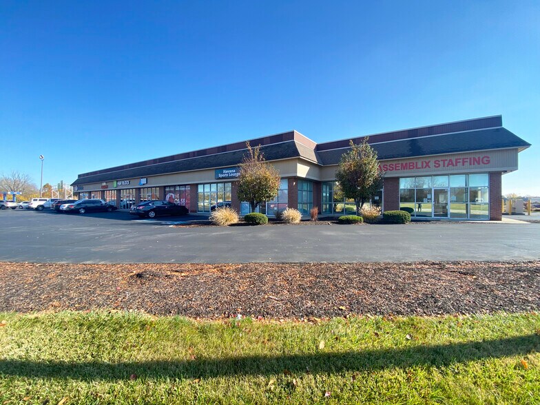 More Photos Of 855 N High School Rd, Indianapolis Storefront For Lease