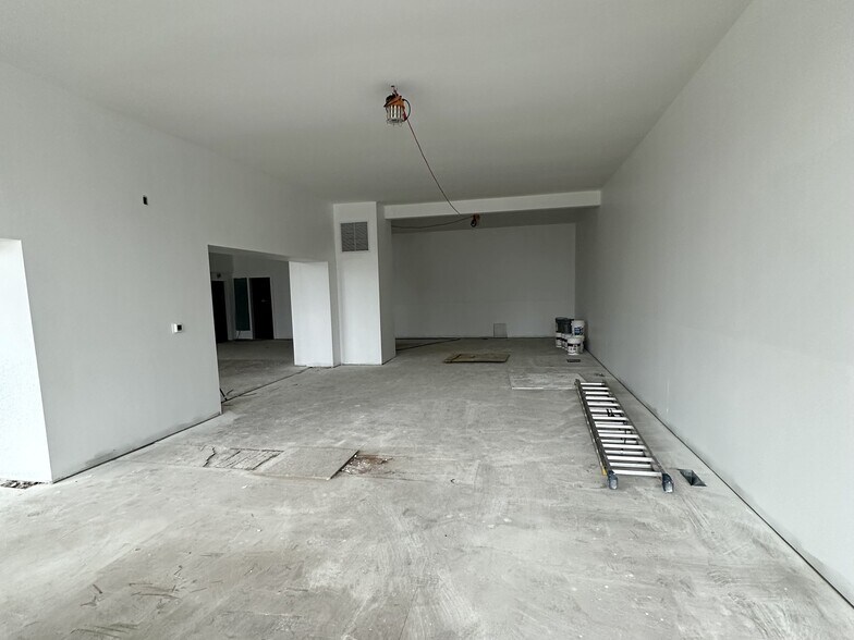 More Photos Of 505 E Shiawassee St, Lansing Storefront Retail Residential For Lease