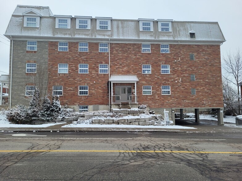 More Photos Of 172 Regina St N, Waterloo Apartments For Sale