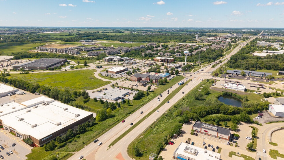 More Photos Of 2750 Heartland Dr, Coralville Supermarket For Sale