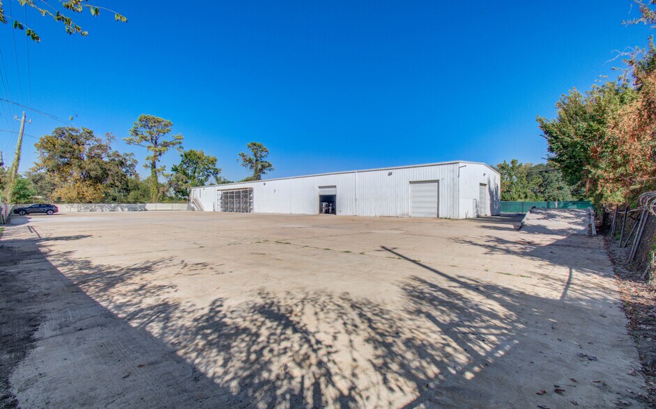 More Photos Of 8730 Ley Rd, Houston Warehouse For Lease