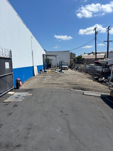 More Photos Of 515-517 W Imperial Hwy, La Habra Warehouse For Lease