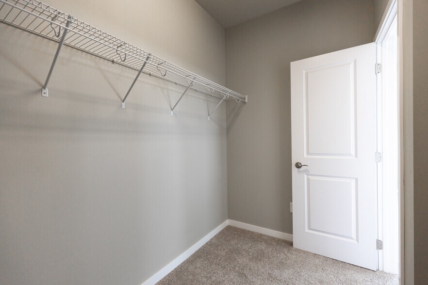 More Photos Of 325 SW 7th St, Des Moines Apartments For Sale