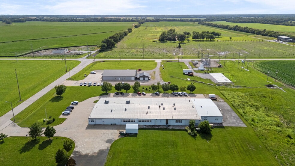 More Photos Of 900 W Miller Rd, Iola Manufacturing For Sale