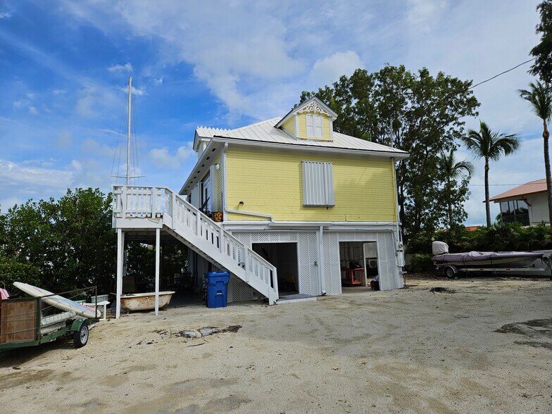 More Photos Of 90311 Old Hwy, Tavernier General Retail For Sale