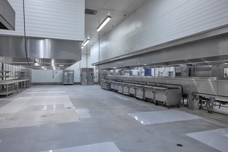 More Photos Of 3000-3090 E Washington Blvd, Los Angeles Refrigeration Cold Storage For Lease