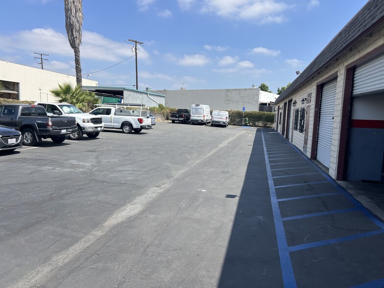 More Photos Of 1117-1127 W Alvarez Ave, Orange Light Manufacturing For Sale