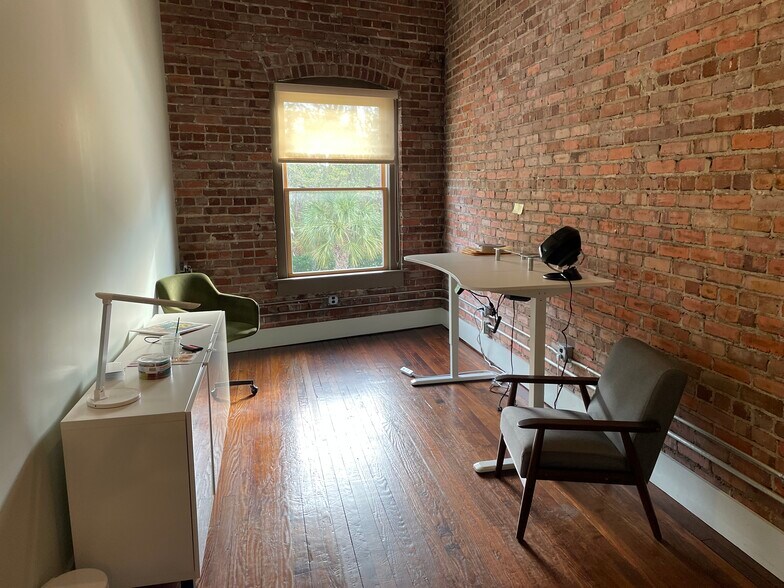More Photos Of 463 King St, Charleston Storefront Retail Office For Lease