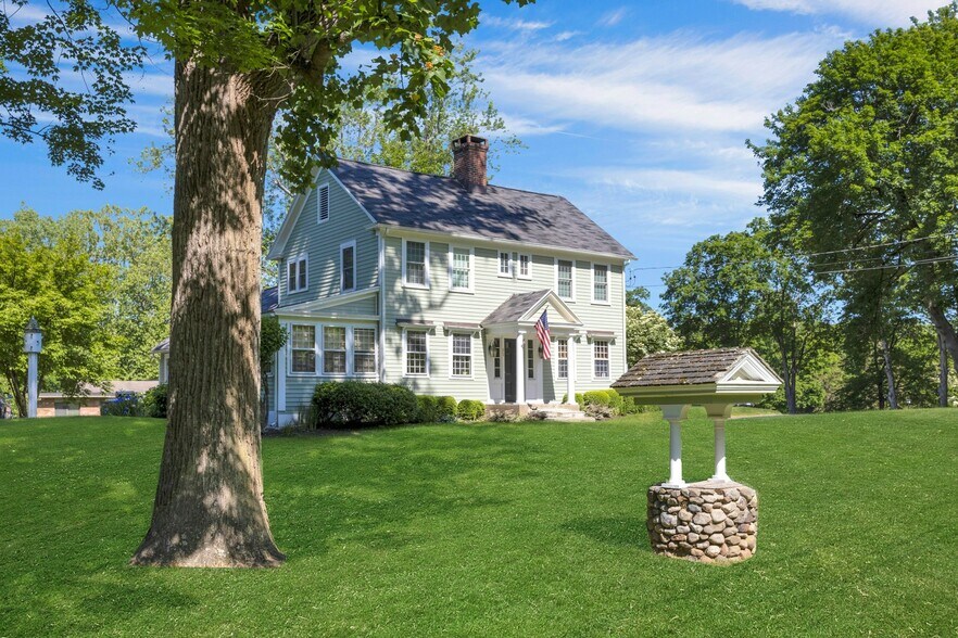 More Photos Of 1038-1056 Main St S, Woodbury Apartments For Sale