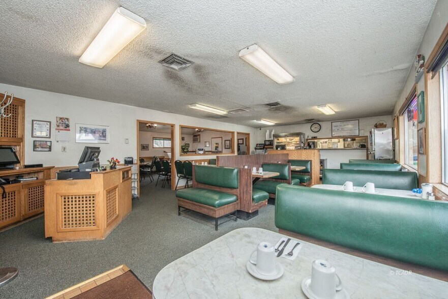 More Photos Of 790 Main St, Weaverville Restaurant For Sale