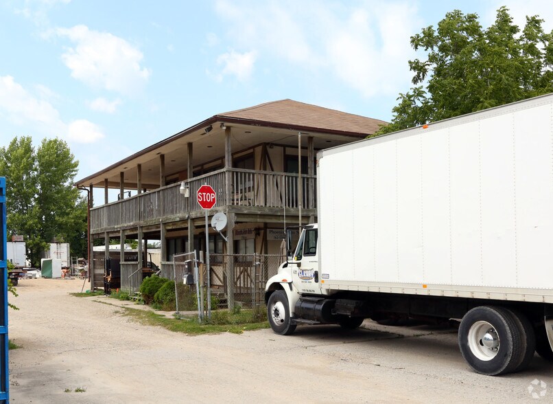 More Photos Of 403-409 Woodlawn Rd W, Guelph Auto Repair For Lease
