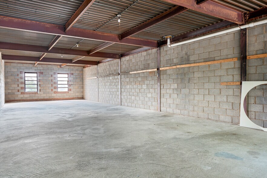 More Photos Of 426-430 Western Ave, Statesville Freestanding For Sale