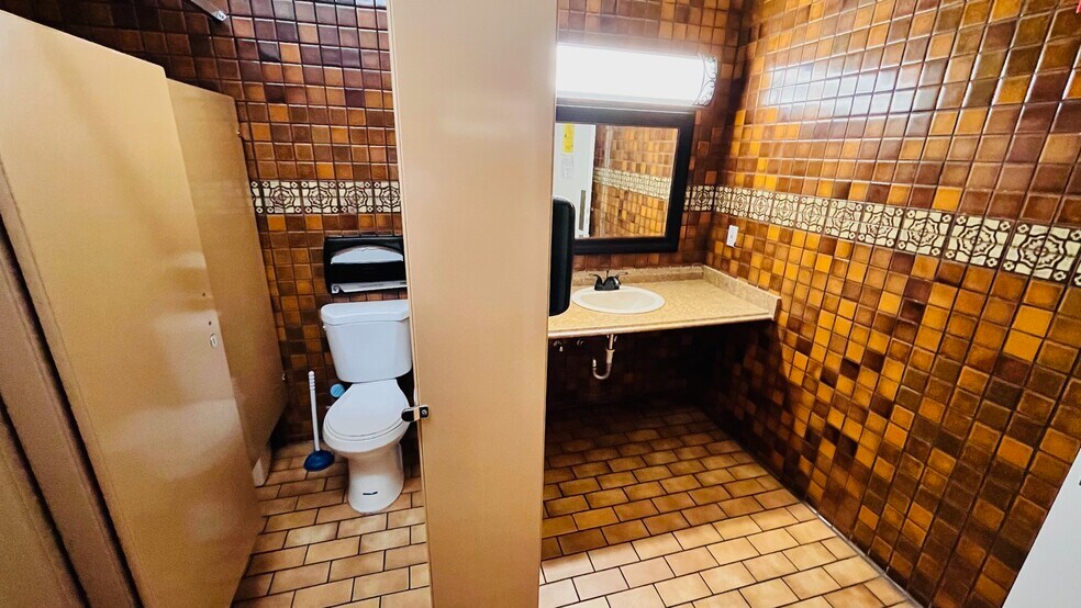 More Photos Of 15447 Anacapa Rd, Victorville Loft Creative Space For Lease