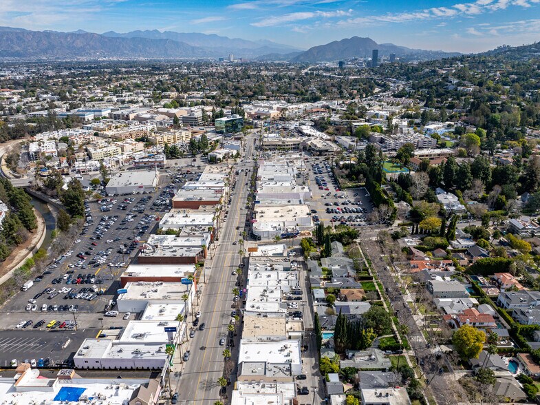 More Photos Of 12180-12182 Ventura Blvd, Studio City Storefront For Lease