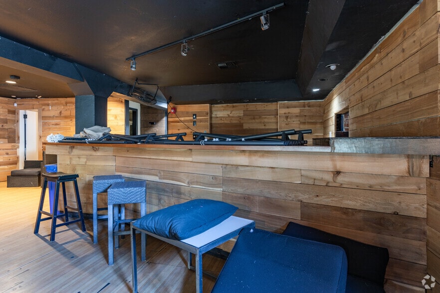More Photos Of 2218 1st Ave, Seattle Bar For Sale