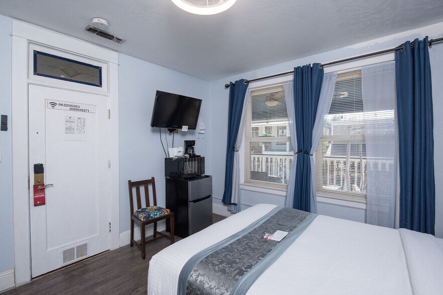 More Photos Of 18239 Main St, Jamestown Hotel For Sale