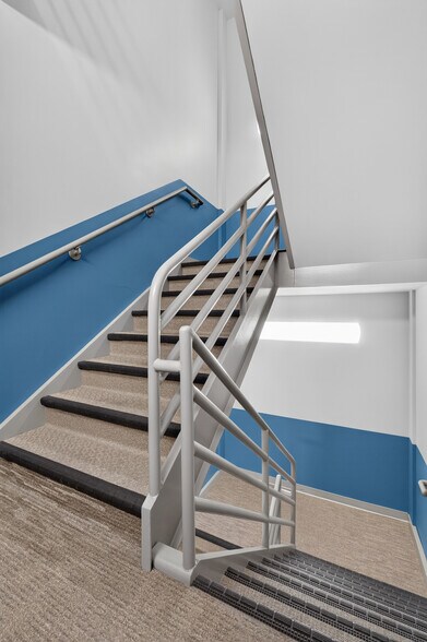 More Photos Of 6400 Clayton Rd, Richmond Heights Medical For Lease