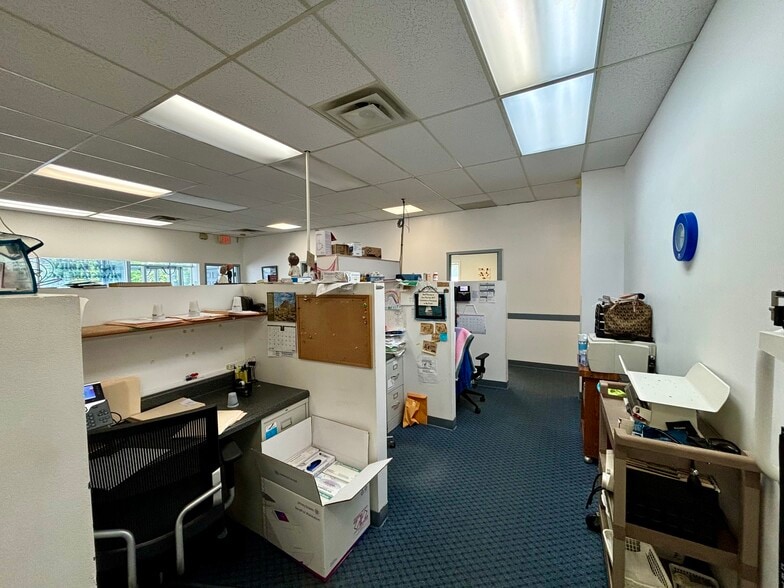 More Photos Of 200 Northern Dr, Troy Medical For Sale