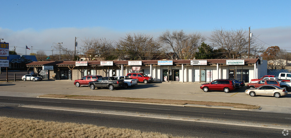 Primary Photo Of 1101-1115 E Central Texas Expy, Killeen Unknown For Lease