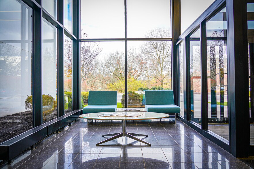 More Photos Of 1 Penn Center Blvd, Pittsburgh Unknown For Lease
