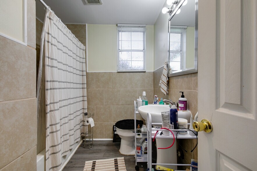 More Photos Of 1908 Parkwood Ave, Richmond Apartments For Sale