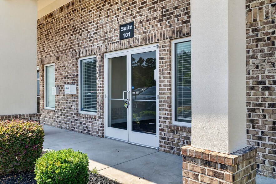 More Photos Of 122 Canal St, Pooler Medical For Lease