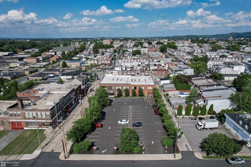 More Photos Of 1226-1232 W Green St, Allentown Flex For Lease