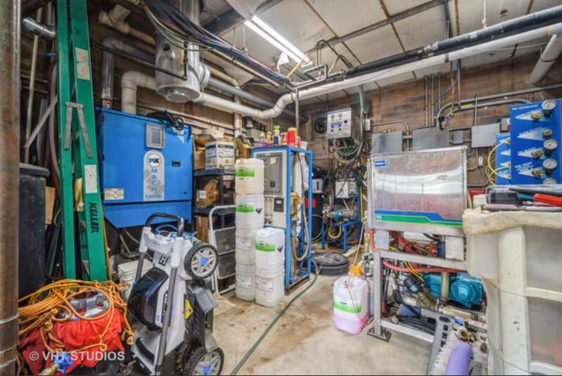 More Photos Of 235 W State Rd, Island Lake Carwash For Sale