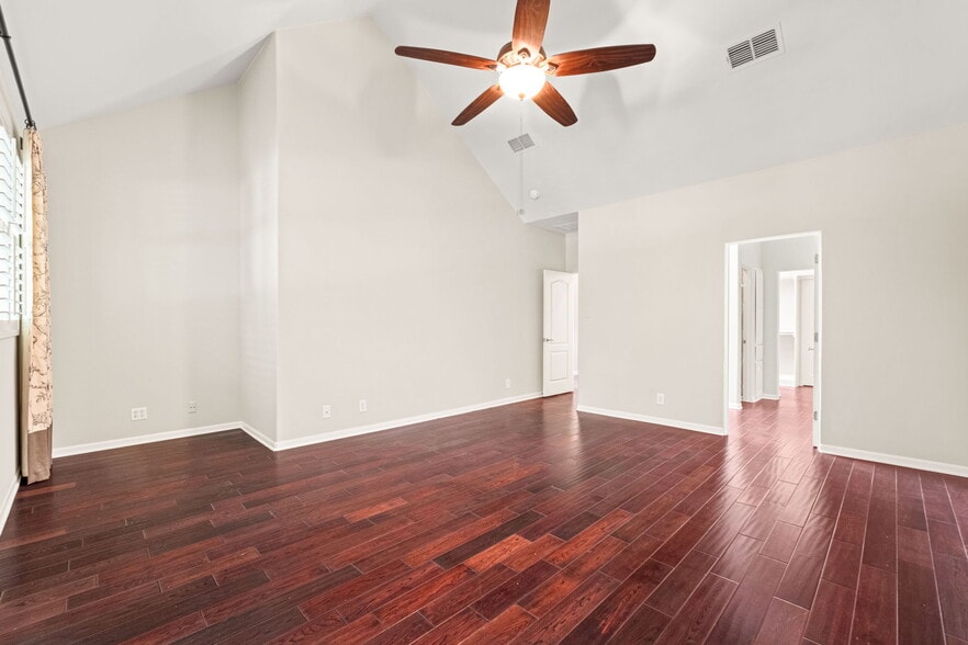 More Photos Of 131 Saint Dennis Ave, Alamo Heights Multifamily For Sale