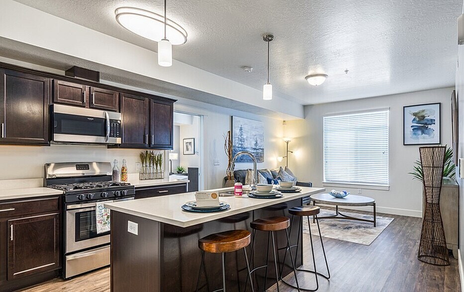 More Photos Of 196 W Vine St, Murray Apartments For Lease