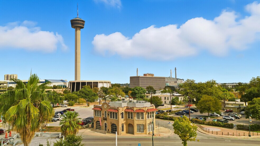 More Photos Of 604 S Alamo St, San Antonio Freestanding For Lease