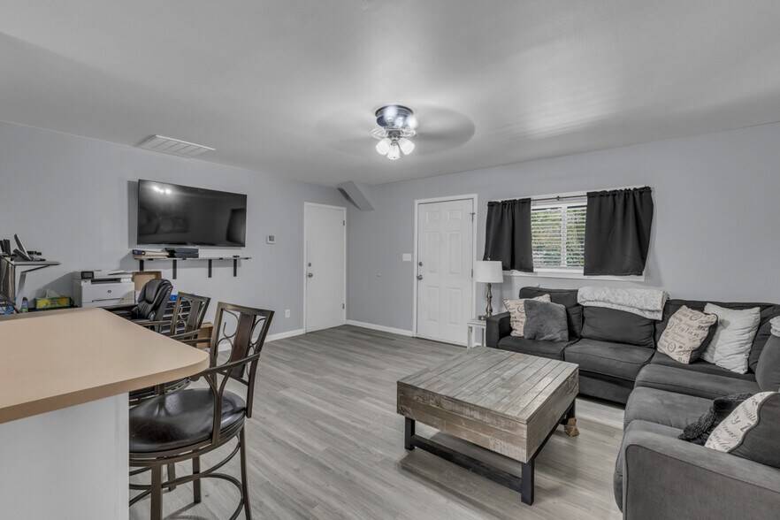 More Photos Of 2001 Ponderosa Dr, New Braunfels Specialty For Sale