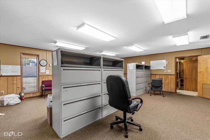 More Photos Of 523 Oxford Rd, Mansfield Office For Sale