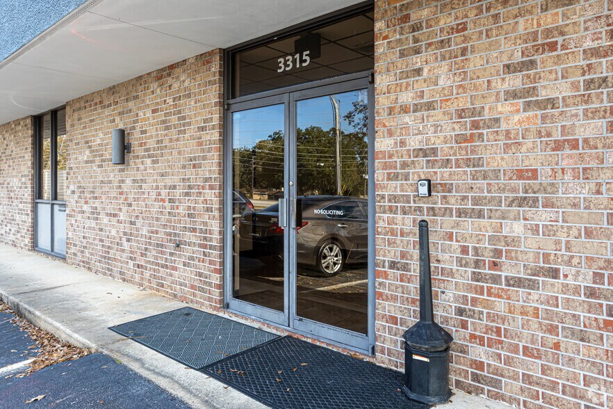 More Photos Of 3315 Demetropolis Rd, Mobile Office For Sale