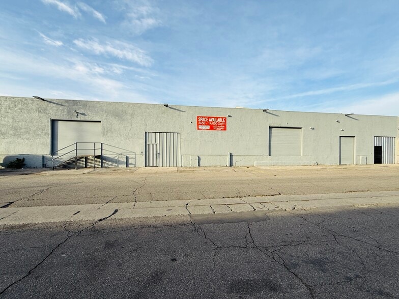 Primary Photo Of 831 E 61st St, Los Angeles Warehouse For Lease