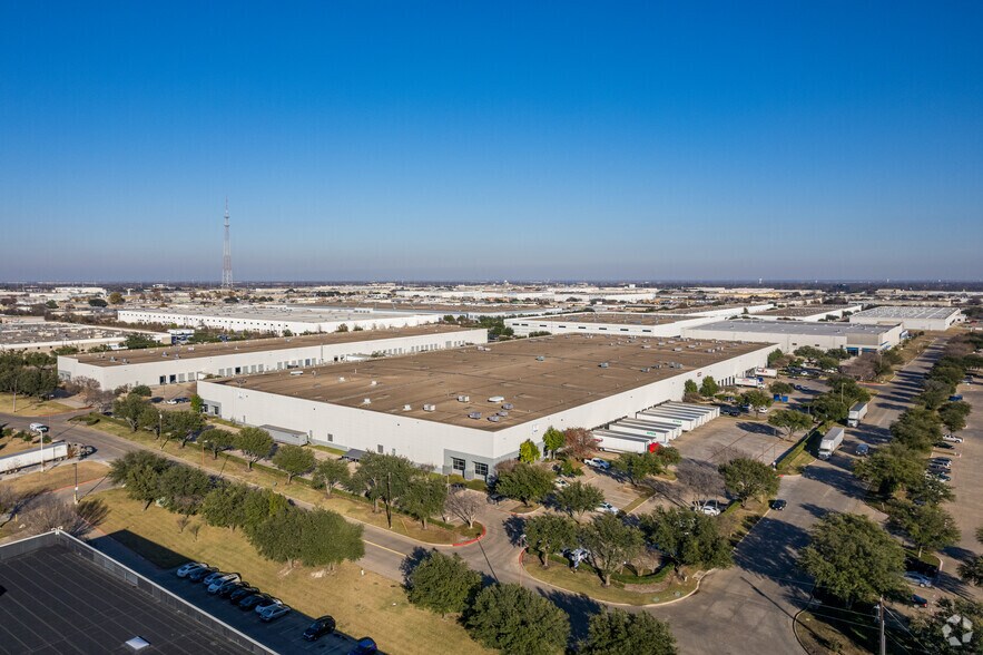 More Photos Of 4009 Distribution Dr, Garland Warehouse For Lease