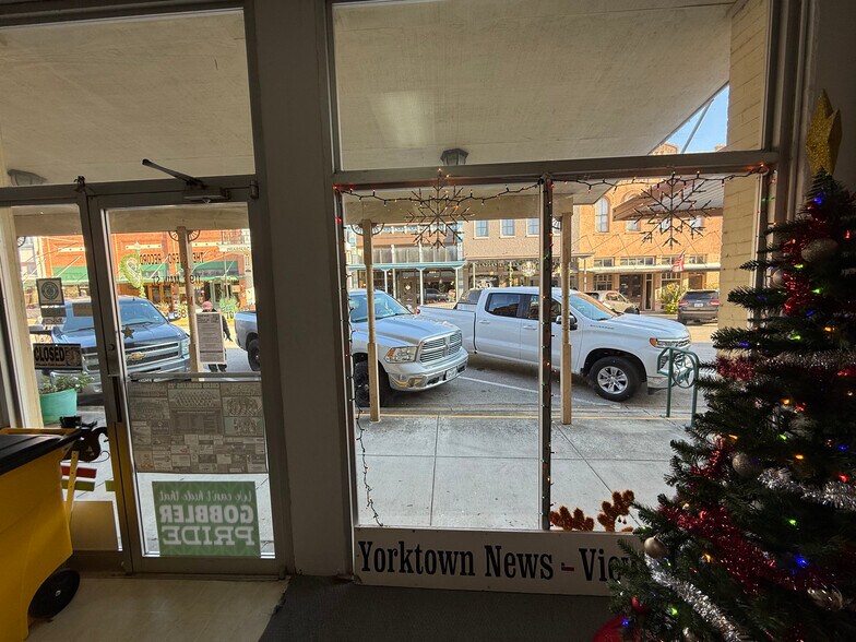More Photos Of 119 E Main St, Cuero General Retail For Sale