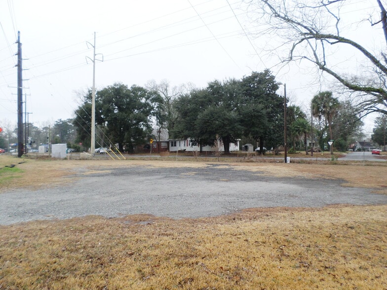 More Photos Of 153 Main St, Savannah Office For Sale