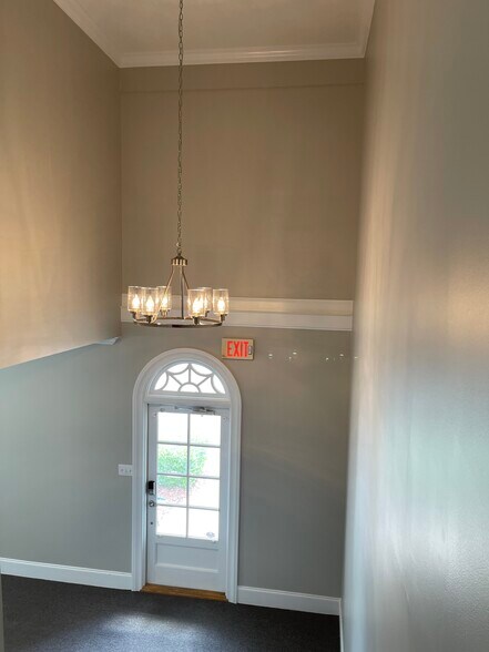 More Photos Of 2719 Graves Dr, Goldsboro Office For Lease