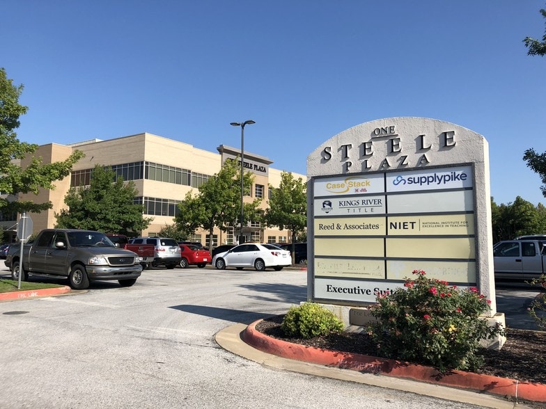 More Photos Of 3739 N Steele Blvd, Fayetteville Office For Lease