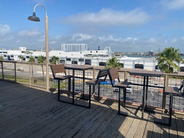 More Photos Of 111 23rd St, Galveston Bar For Lease