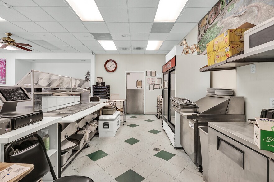 More Photos Of 114 Horizon Park Dr, Savannah Restaurant For Sale