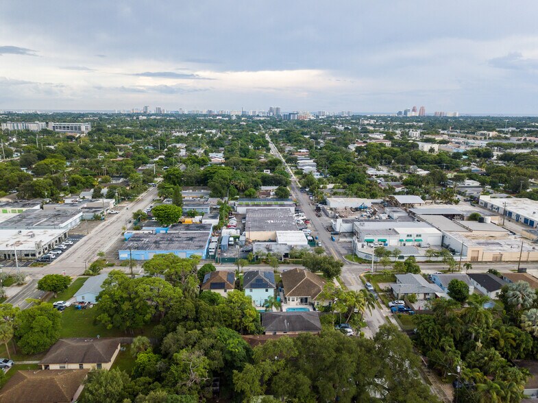 More Photos Of 537-549 NE 34th St, Oakland Park Distribution For Sale