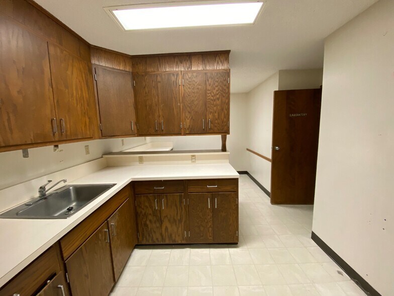 More Photos Of 421 Main St, Tarkio Medical For Sale