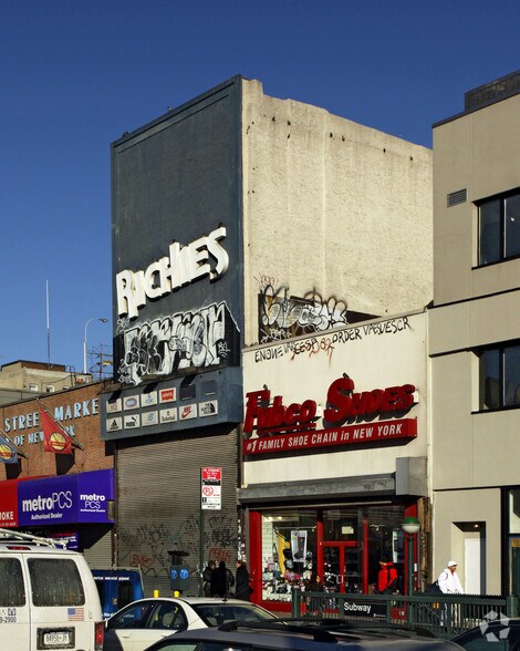 More Photos Of 122 Delancey St, New York General Retail For Lease