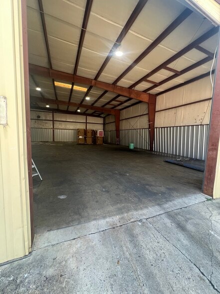 More Photos Of 2012 Last St, Statham Warehouse For Sale