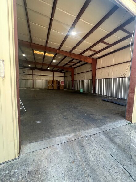 More Photos Of 2012 Last St, Statham Warehouse For Sale